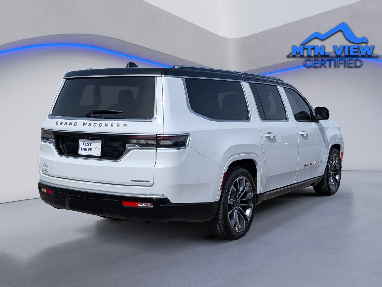 2023 Jeep Grand Wagoneer L Series III