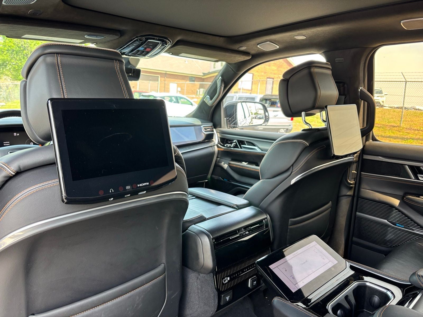 2023 Jeep Grand Wagoneer L Series III