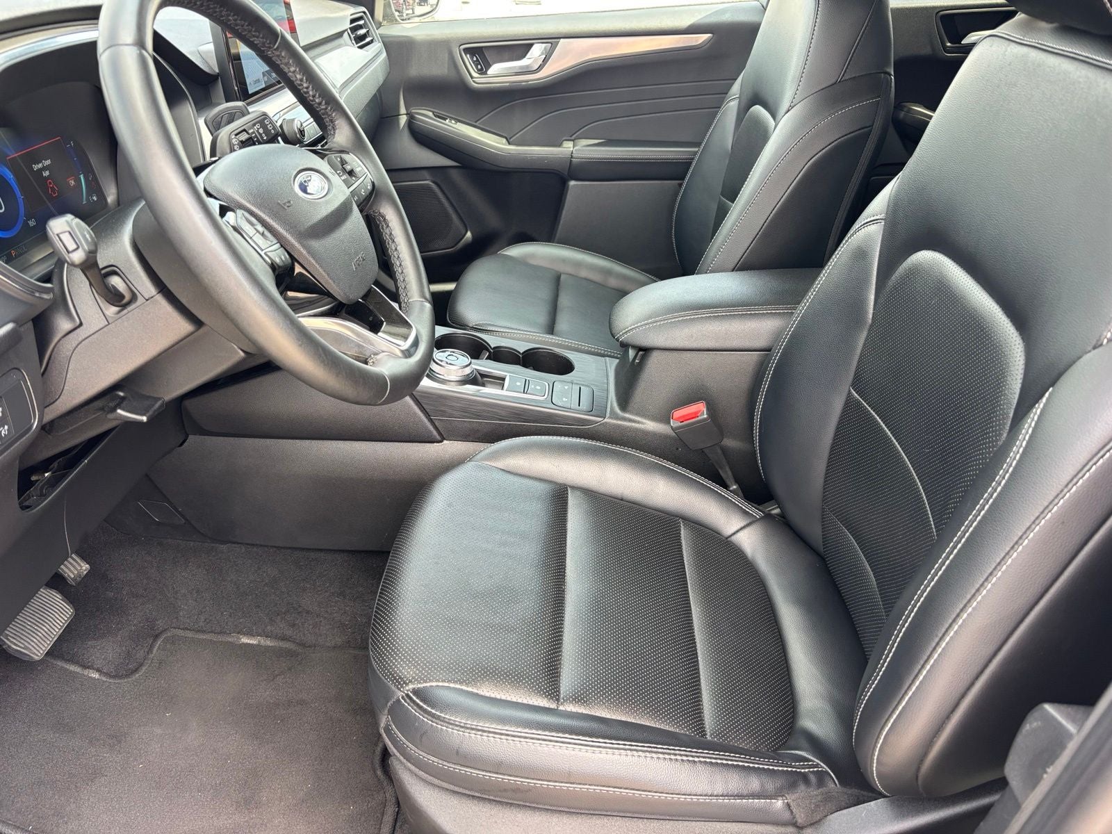 2022 Ford Escape Hybrid Titanium