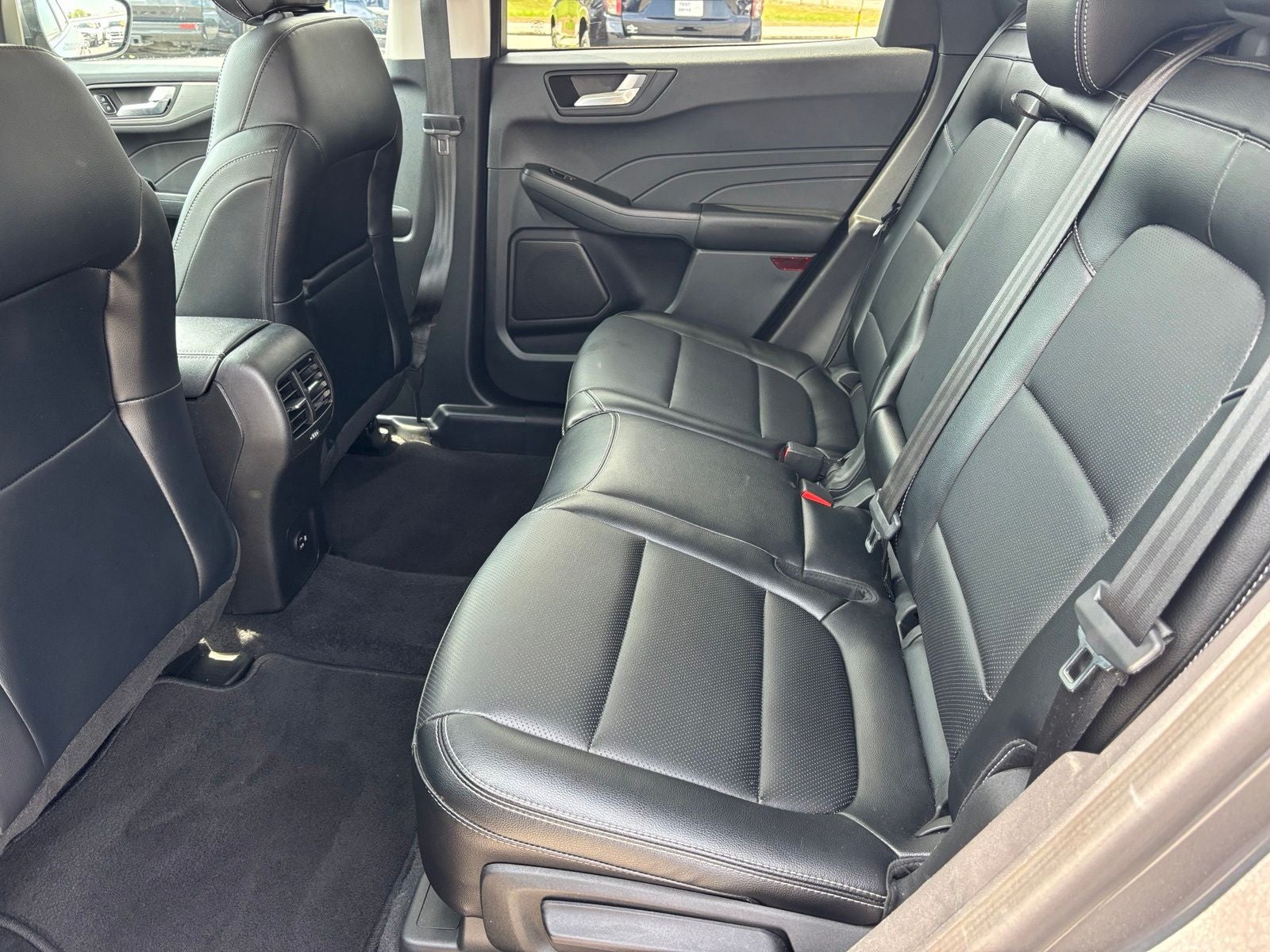 2022 Ford Escape Hybrid Titanium