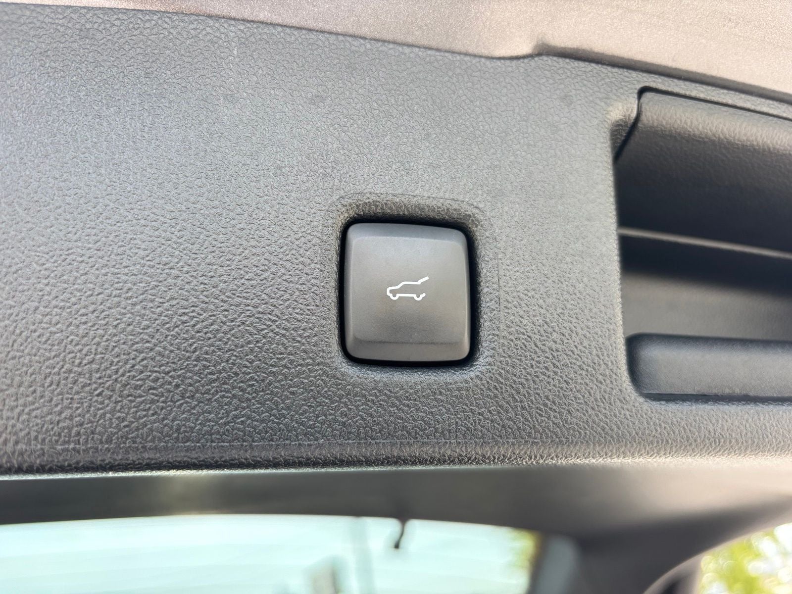 2022 Ford Escape Hybrid Titanium