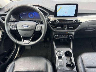 2022 Ford Escape Hybrid Titanium