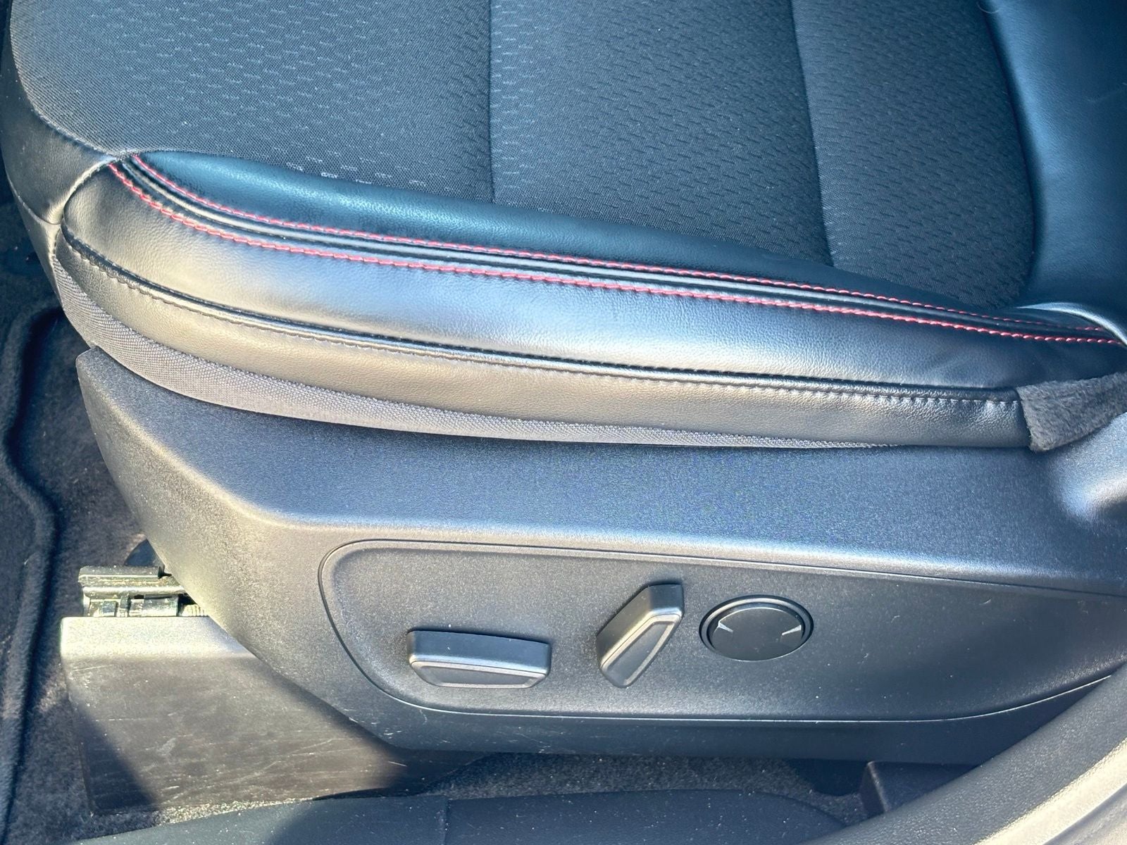 2025 Ford Escape Hybrid ST-Line Select