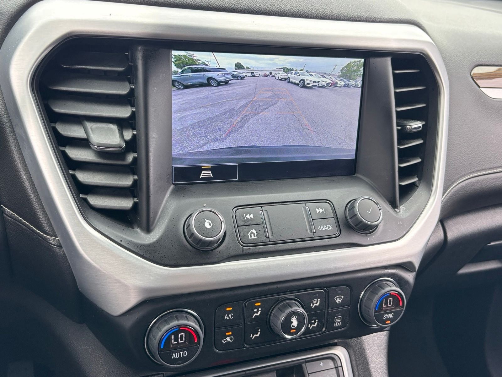 2022 GMC Acadia SLE