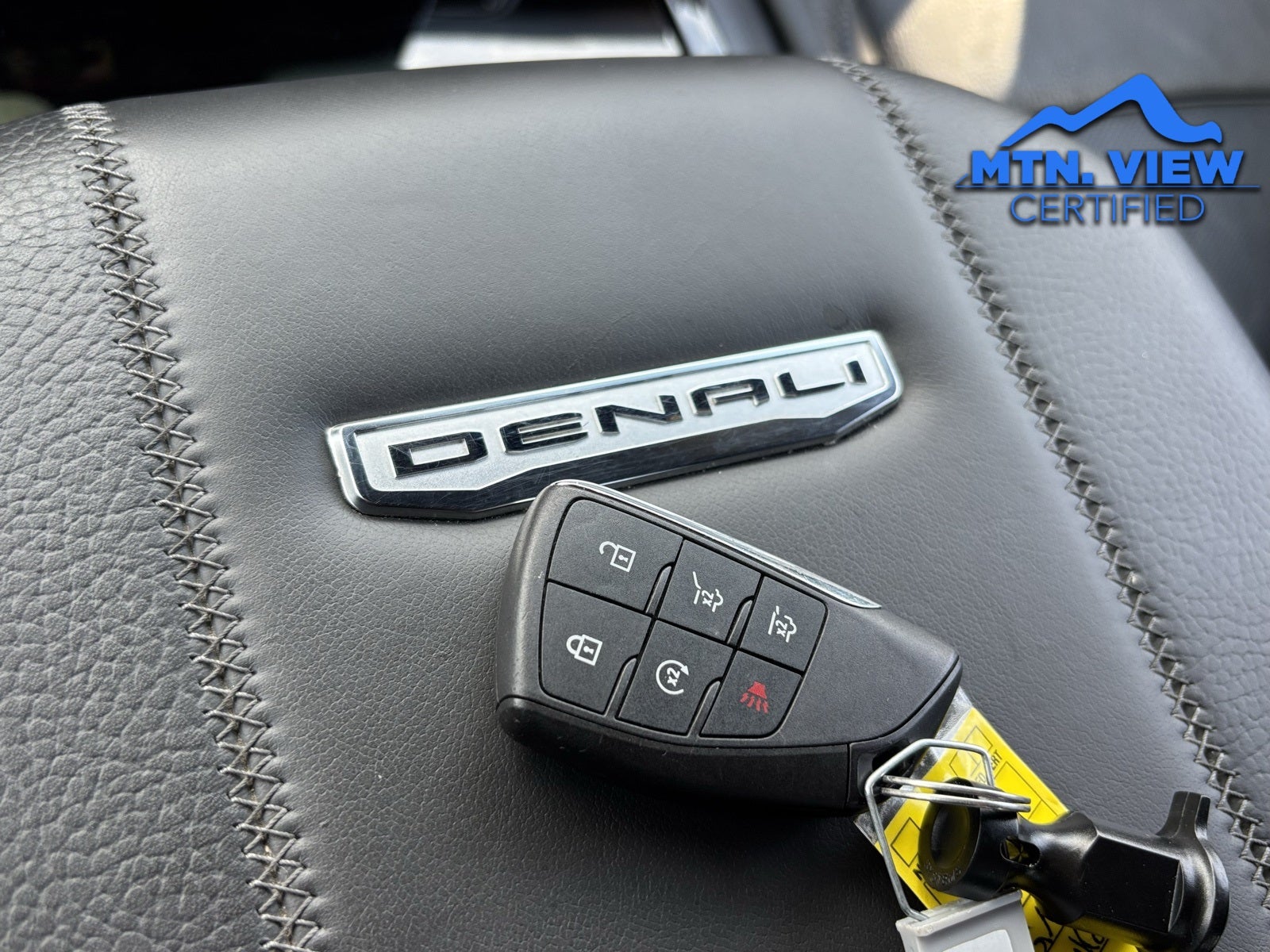 2025 GMC Yukon Denali