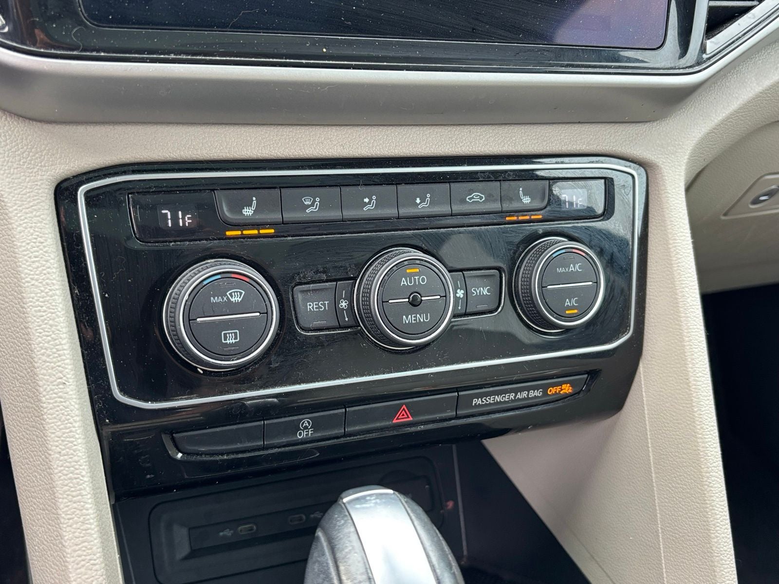 2022 Volkswagen Atlas 3.6L V6 SEL R-Line