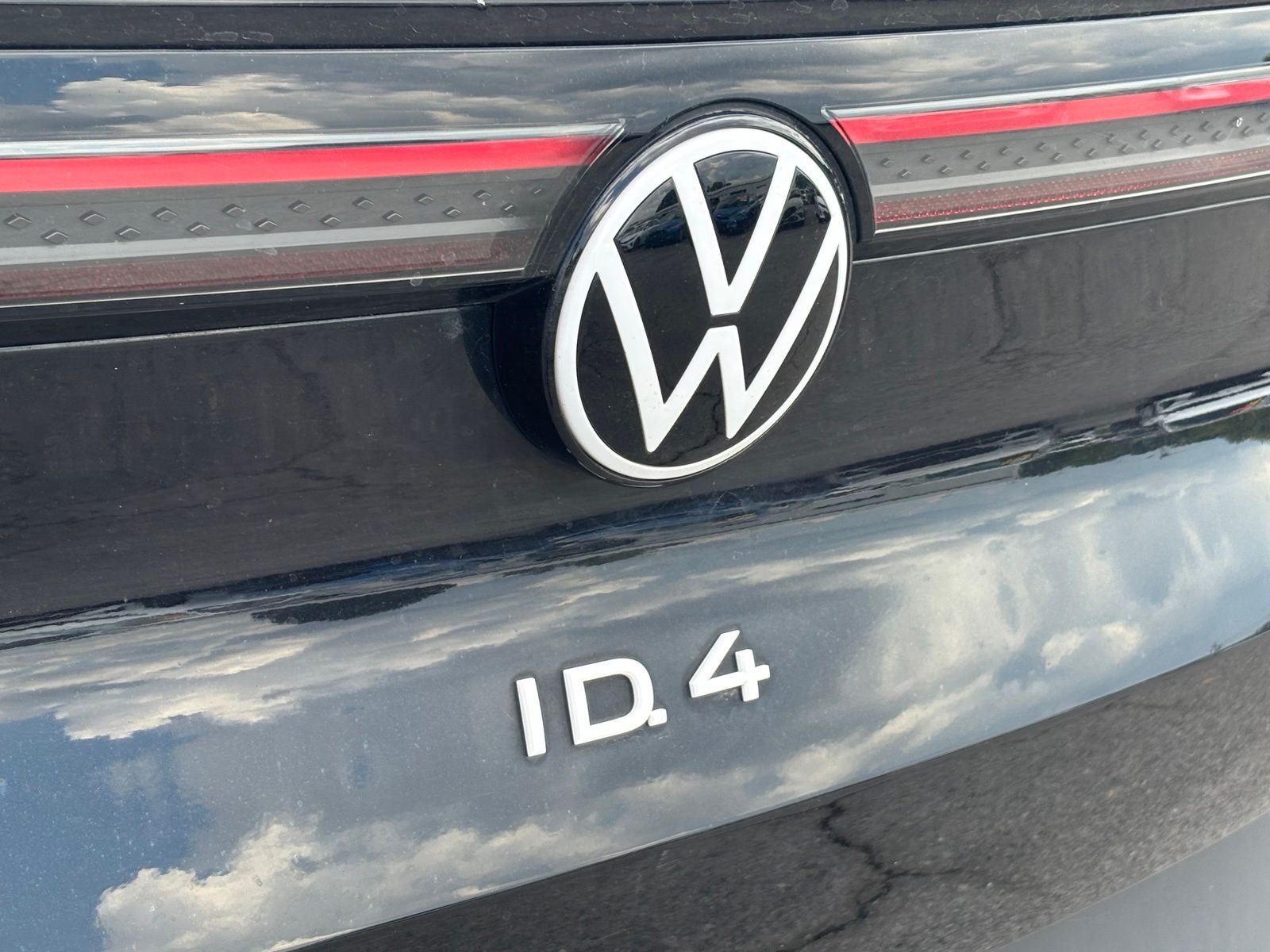 2023 Volkswagen ID.4 Pro