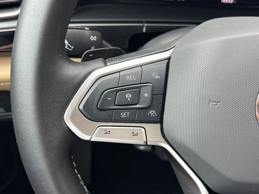 2026 Volkswagen Atlas Cross Sport 2.0T SE w/Technology
