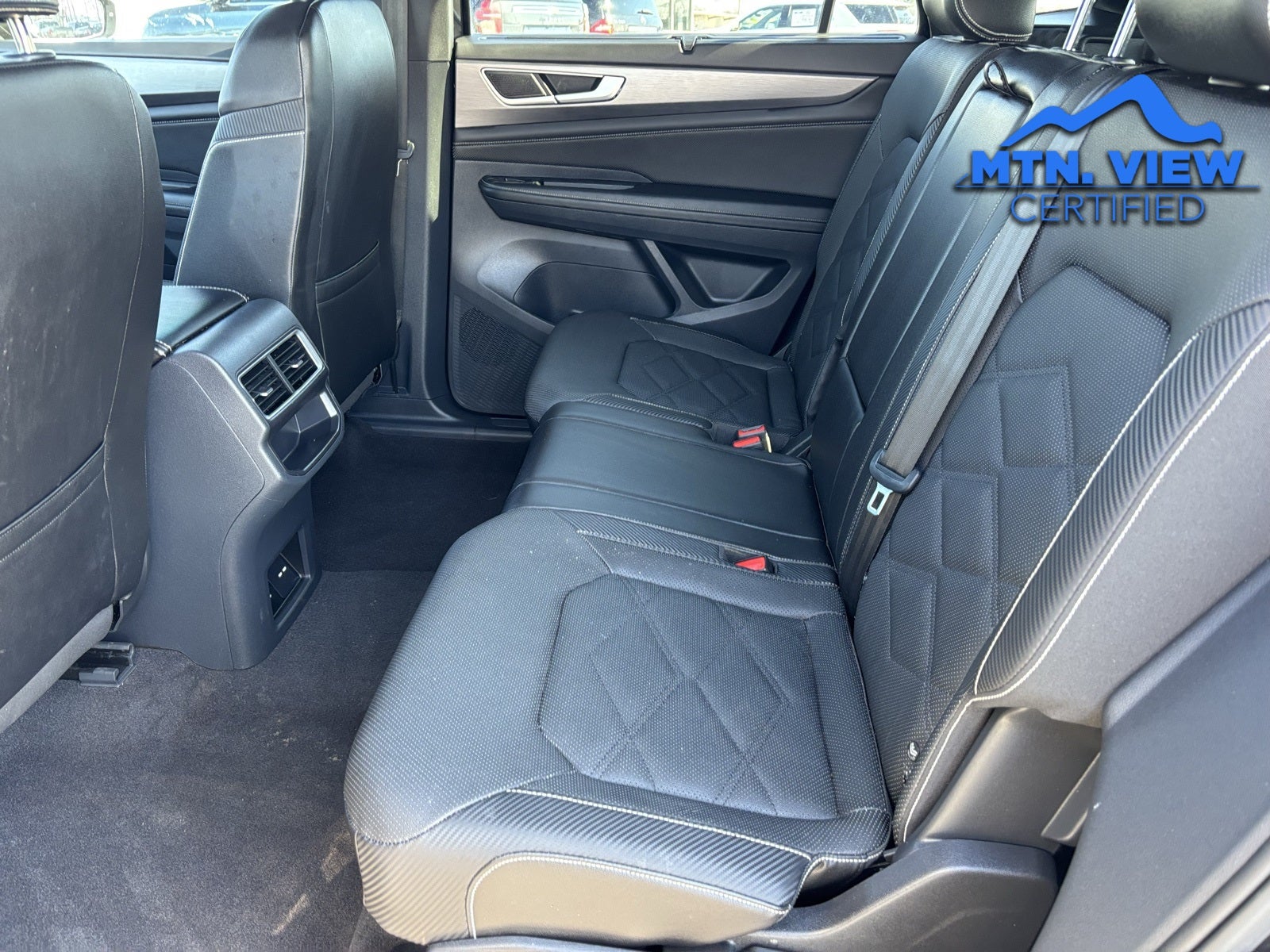 2024 Volkswagen Atlas Cross Sport 2.0T SE w/Technology