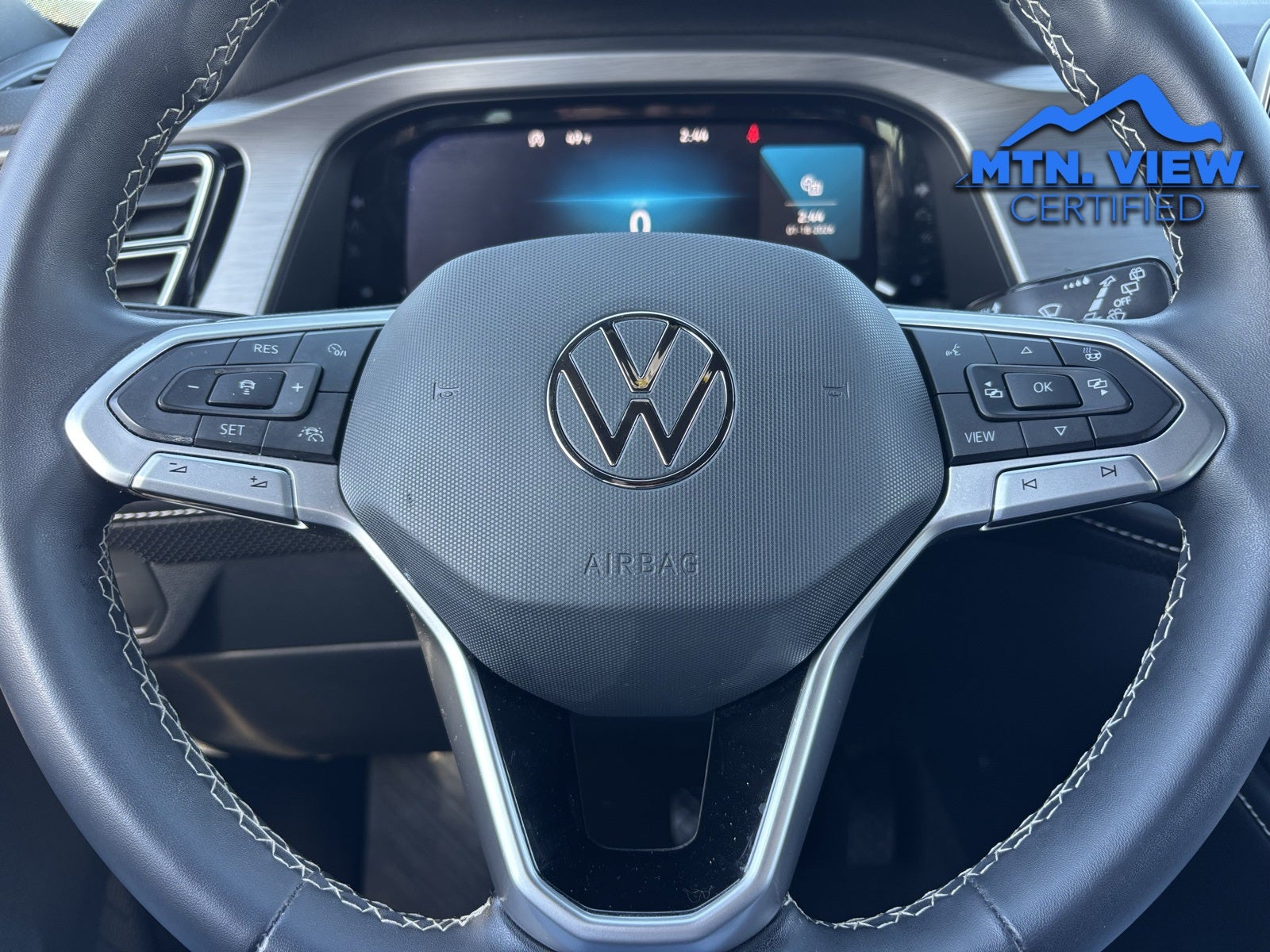 2024 Volkswagen Atlas Cross Sport 2.0T SE w/Technology