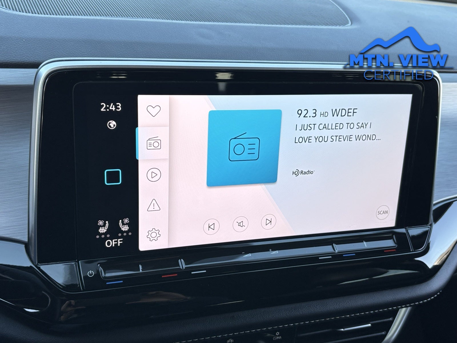 2024 Volkswagen Atlas Cross Sport 2.0T SE w/Technology