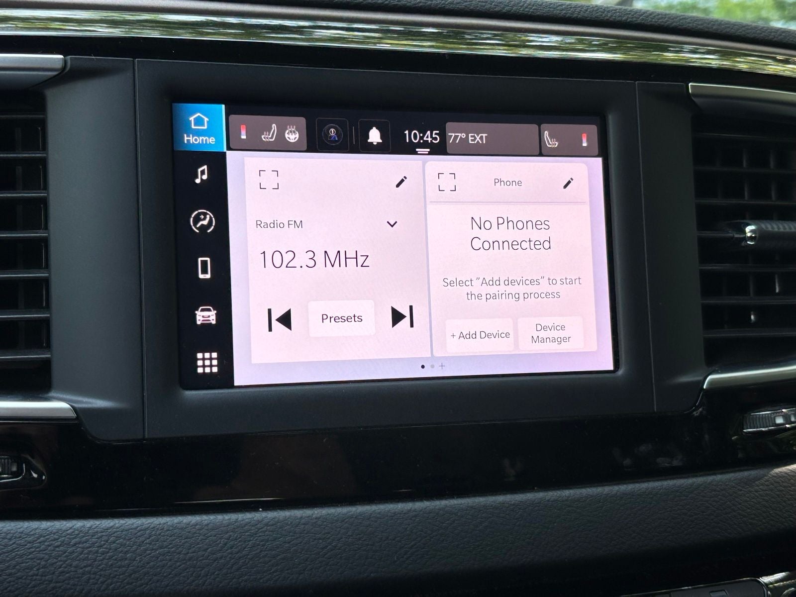 2022 Chrysler Voyager LX