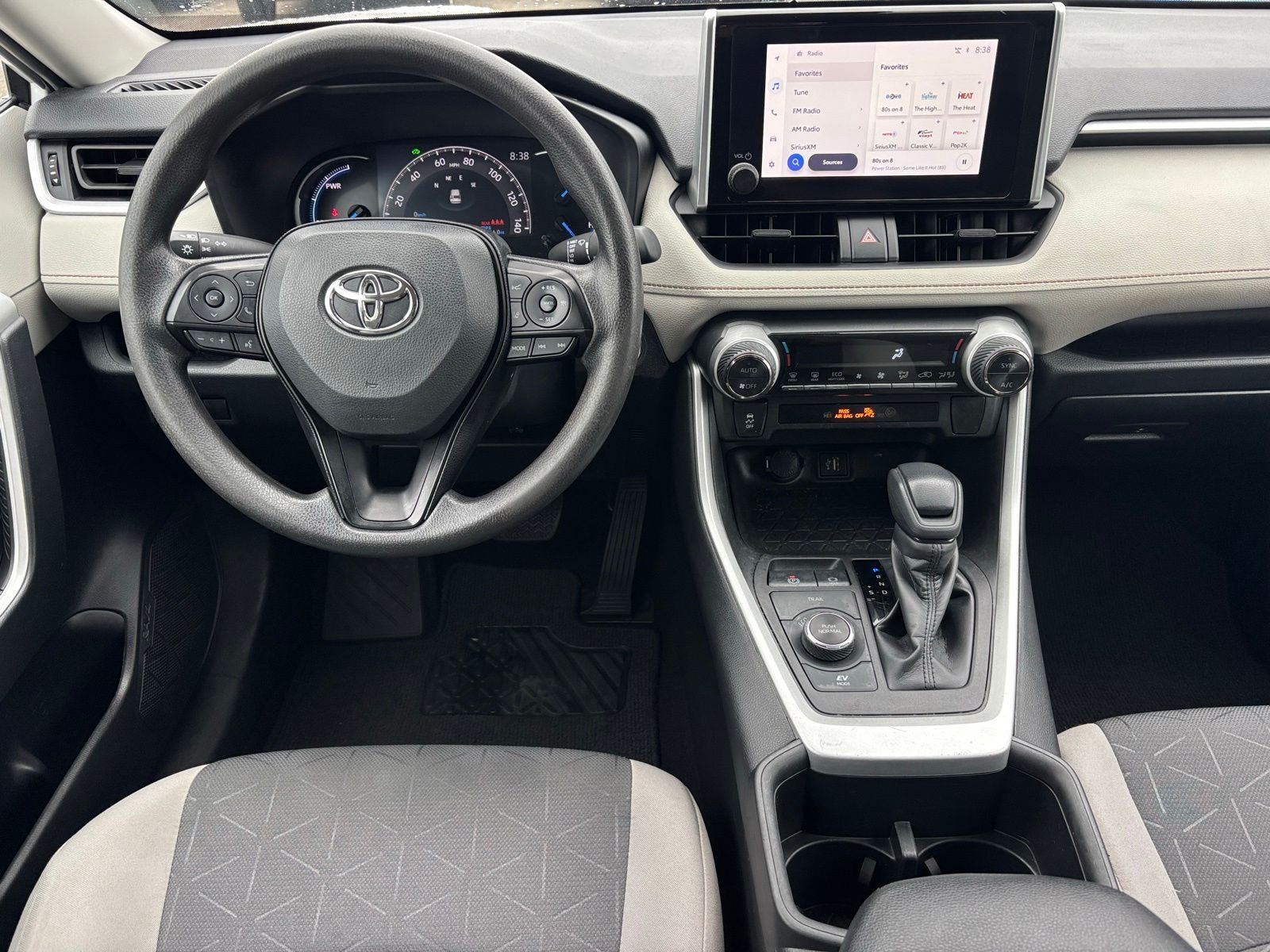 2023 Toyota RAV4 Hybrid XLE