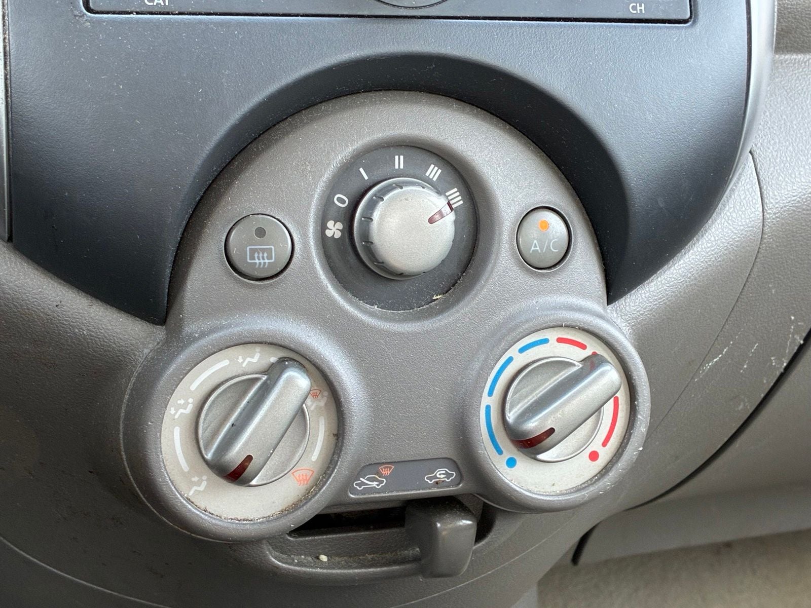 2012 Nissan Versa 1.6 SL