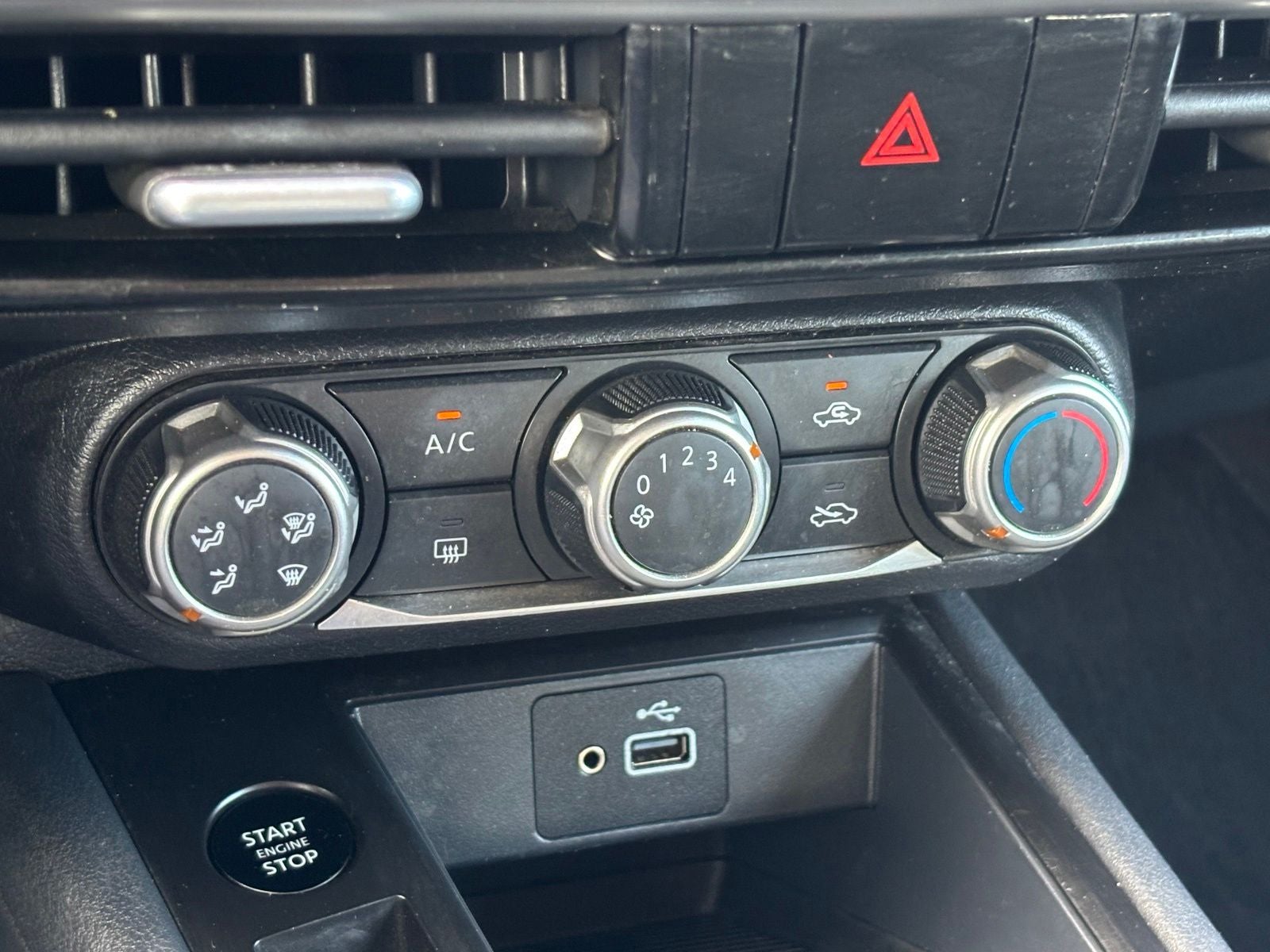 2025 Nissan Kicks S