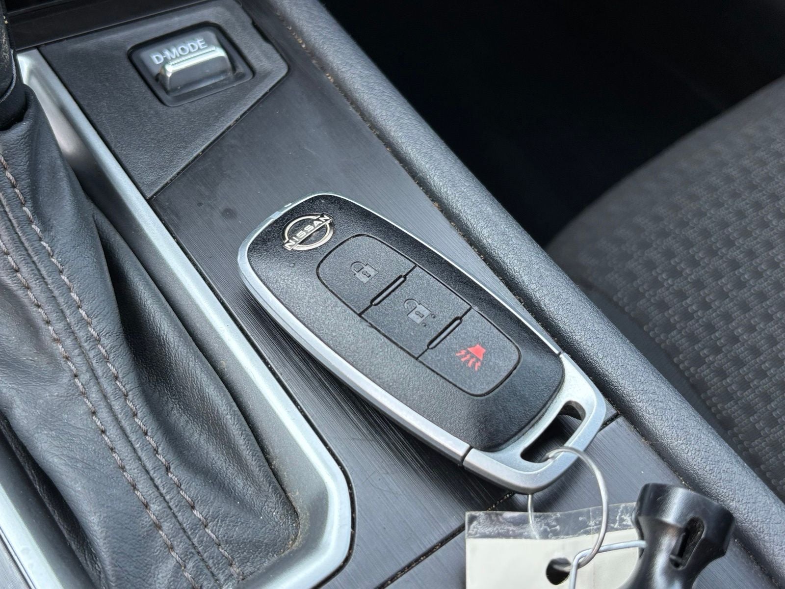 2025 Nissan Kicks S