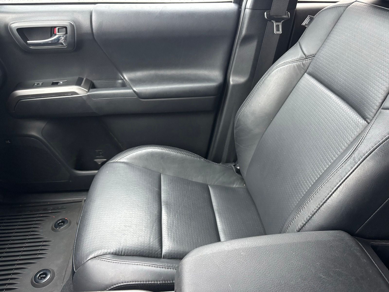 2022 Toyota Tacoma Limited V6