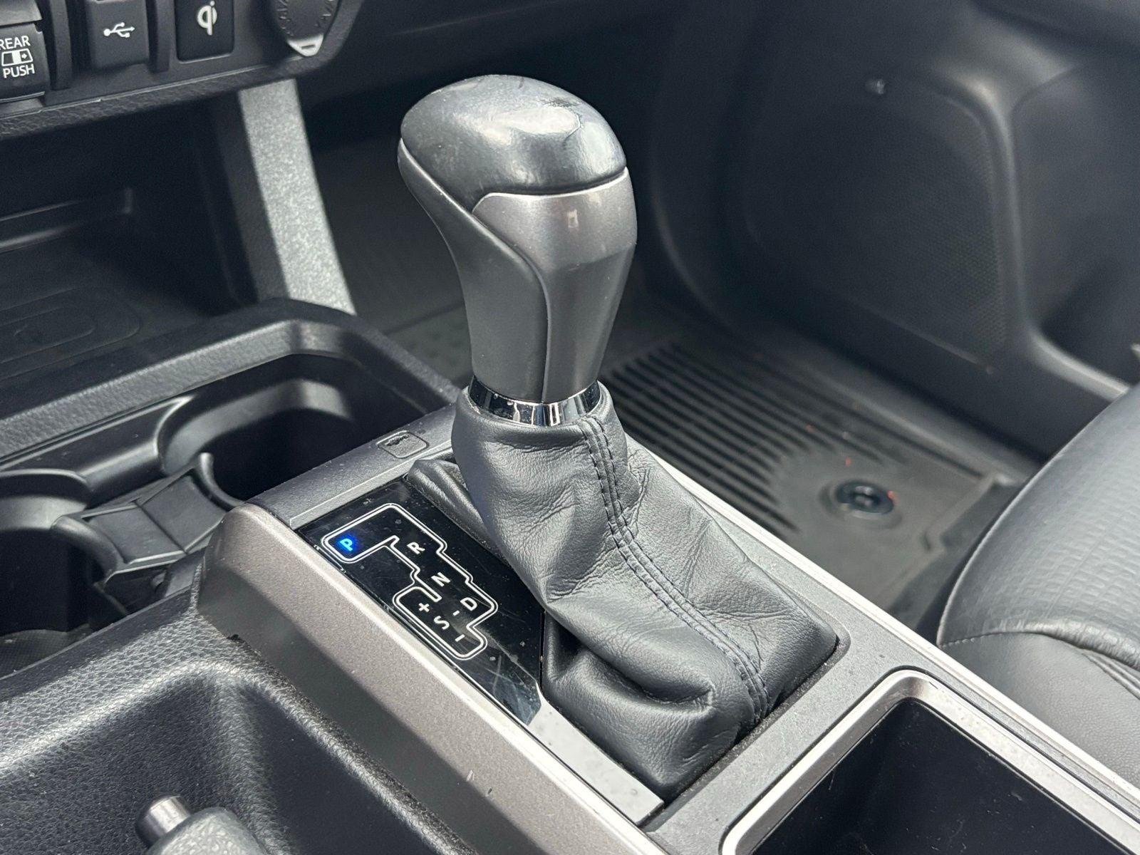 2022 Toyota Tacoma Limited V6