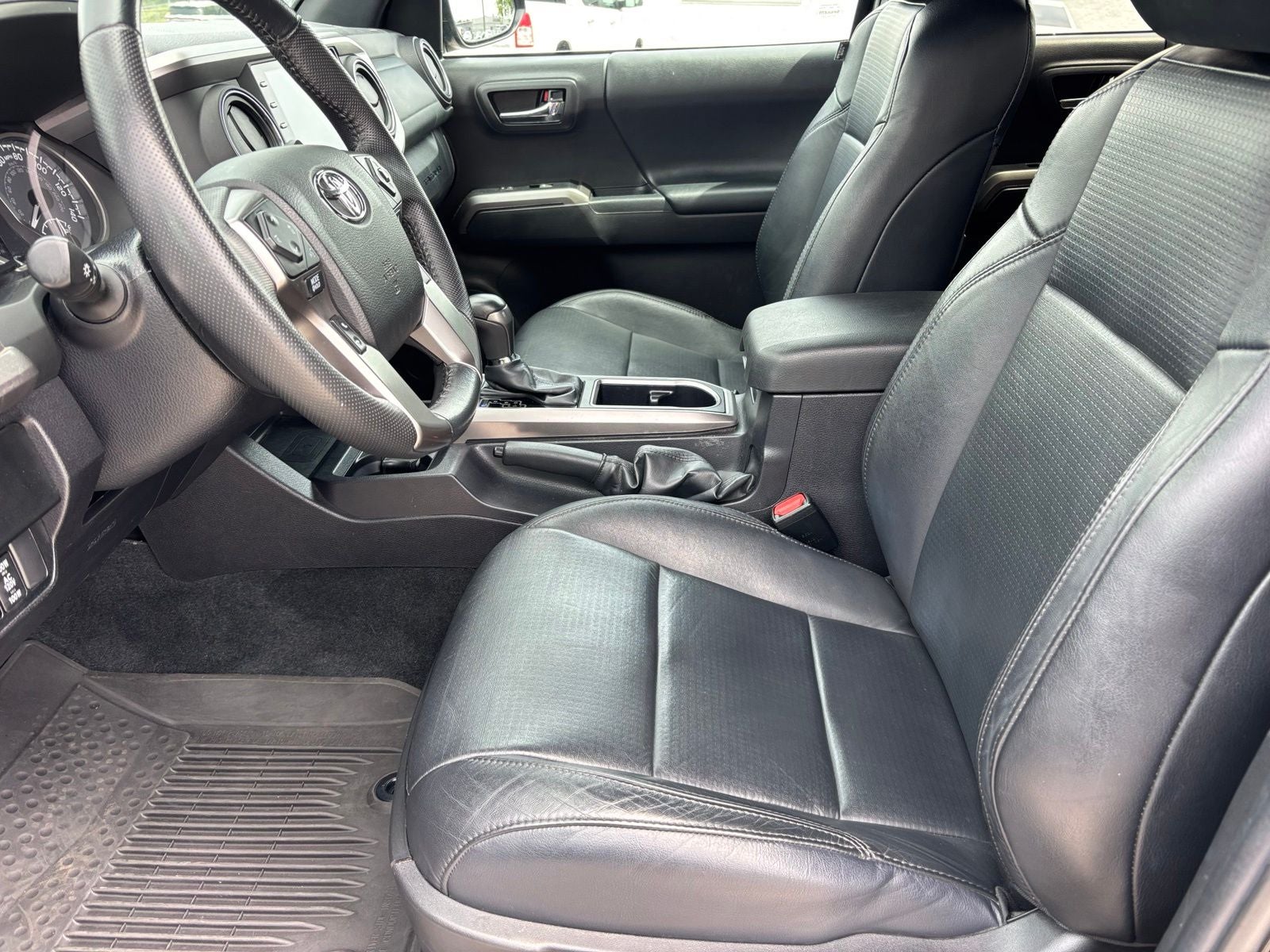 2022 Toyota Tacoma Limited V6