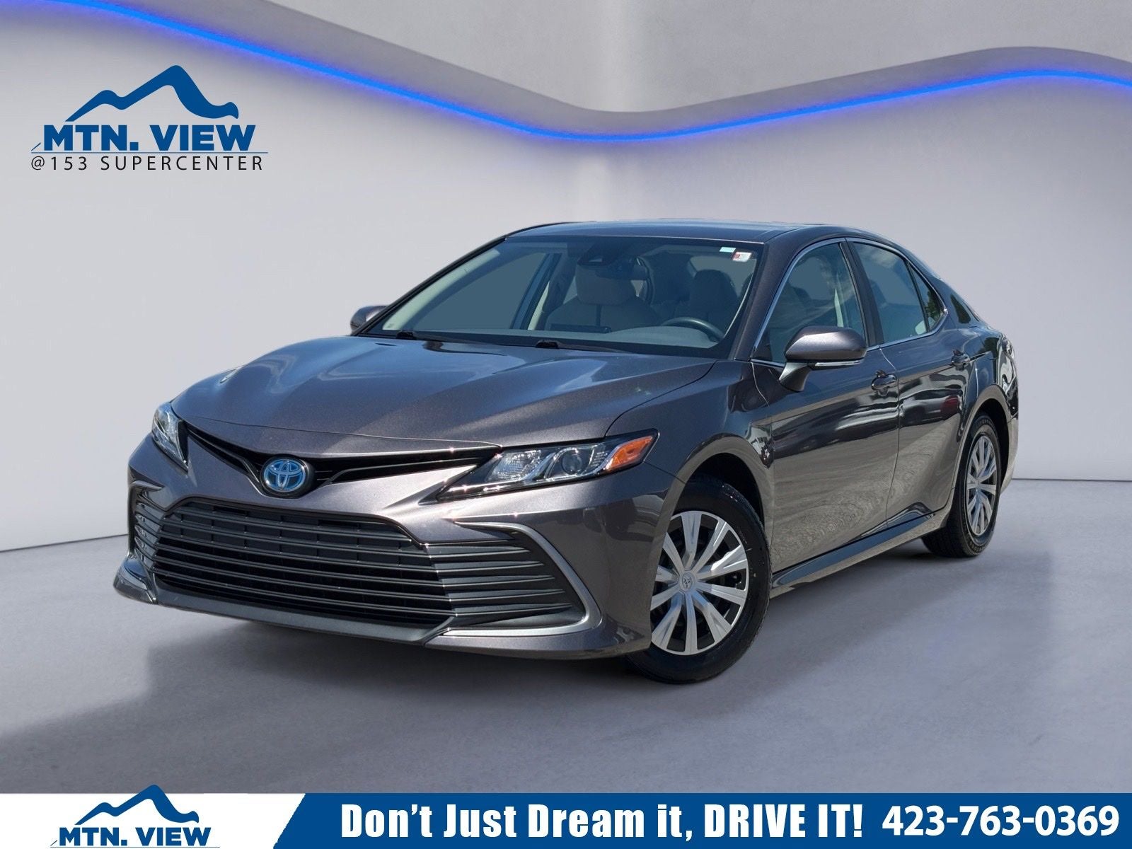 2022 Toyota Camry Hybrid LE