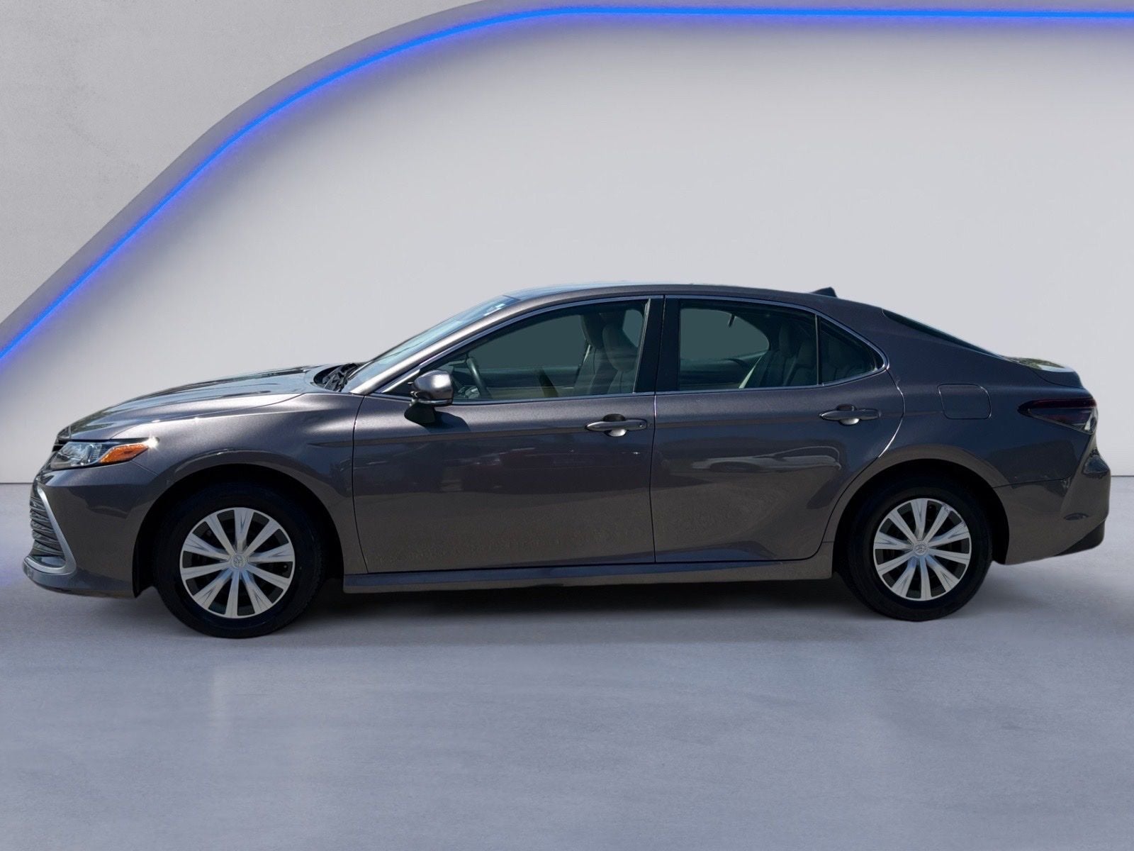 2022 Toyota Camry Hybrid LE