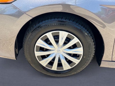 2022 Toyota Camry Hybrid LE