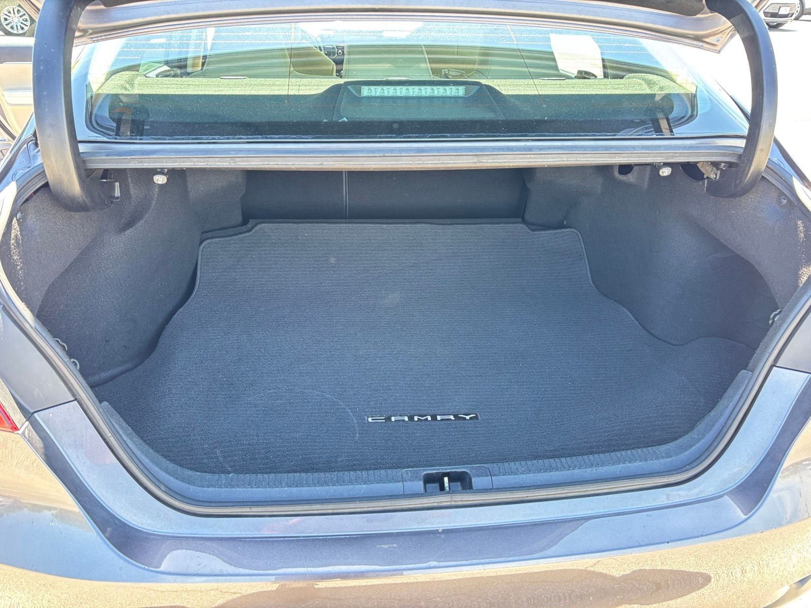 2022 Toyota Camry Hybrid LE