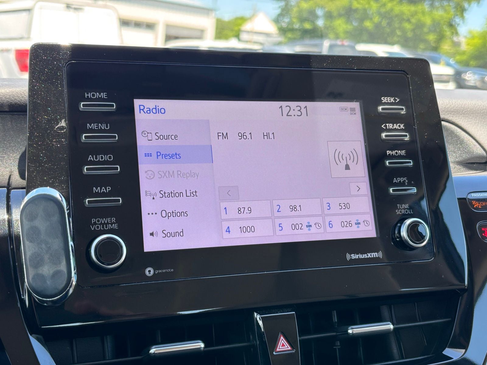 2022 Toyota Camry Hybrid LE