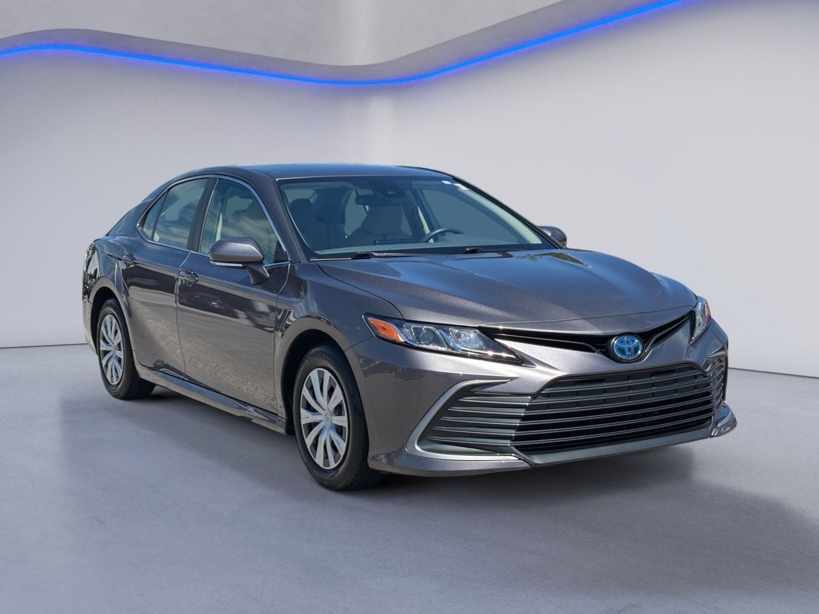 2022 Toyota Camry Hybrid LE