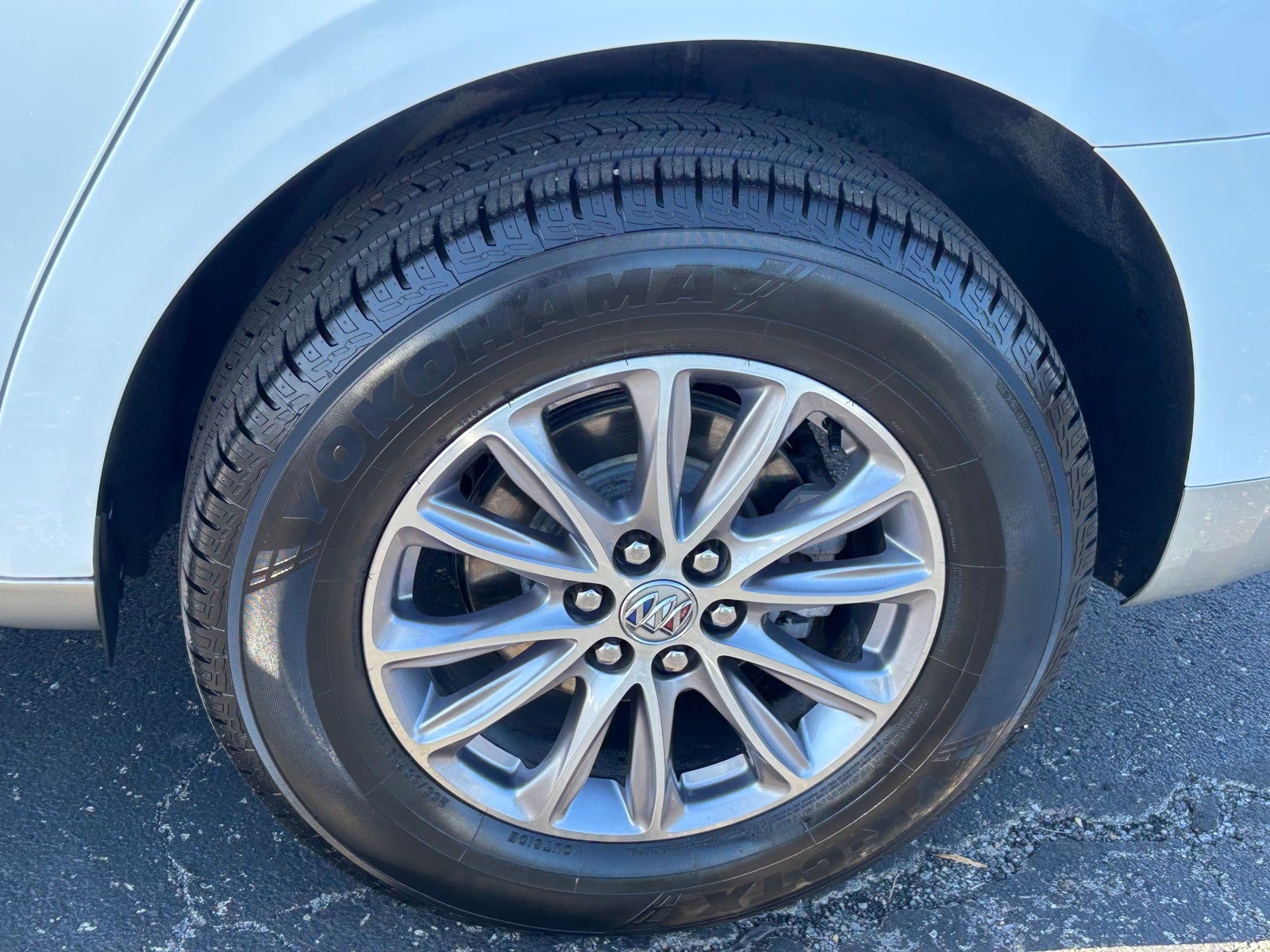 2023 Buick Enclave Essence