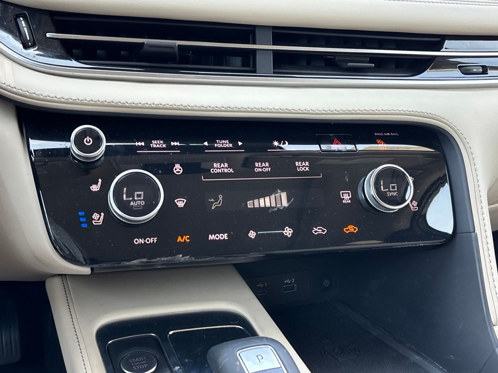 2023 INFINITI QX60 LUXE
