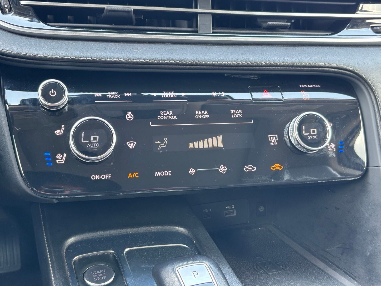 2023 INFINITI QX60 LUXE