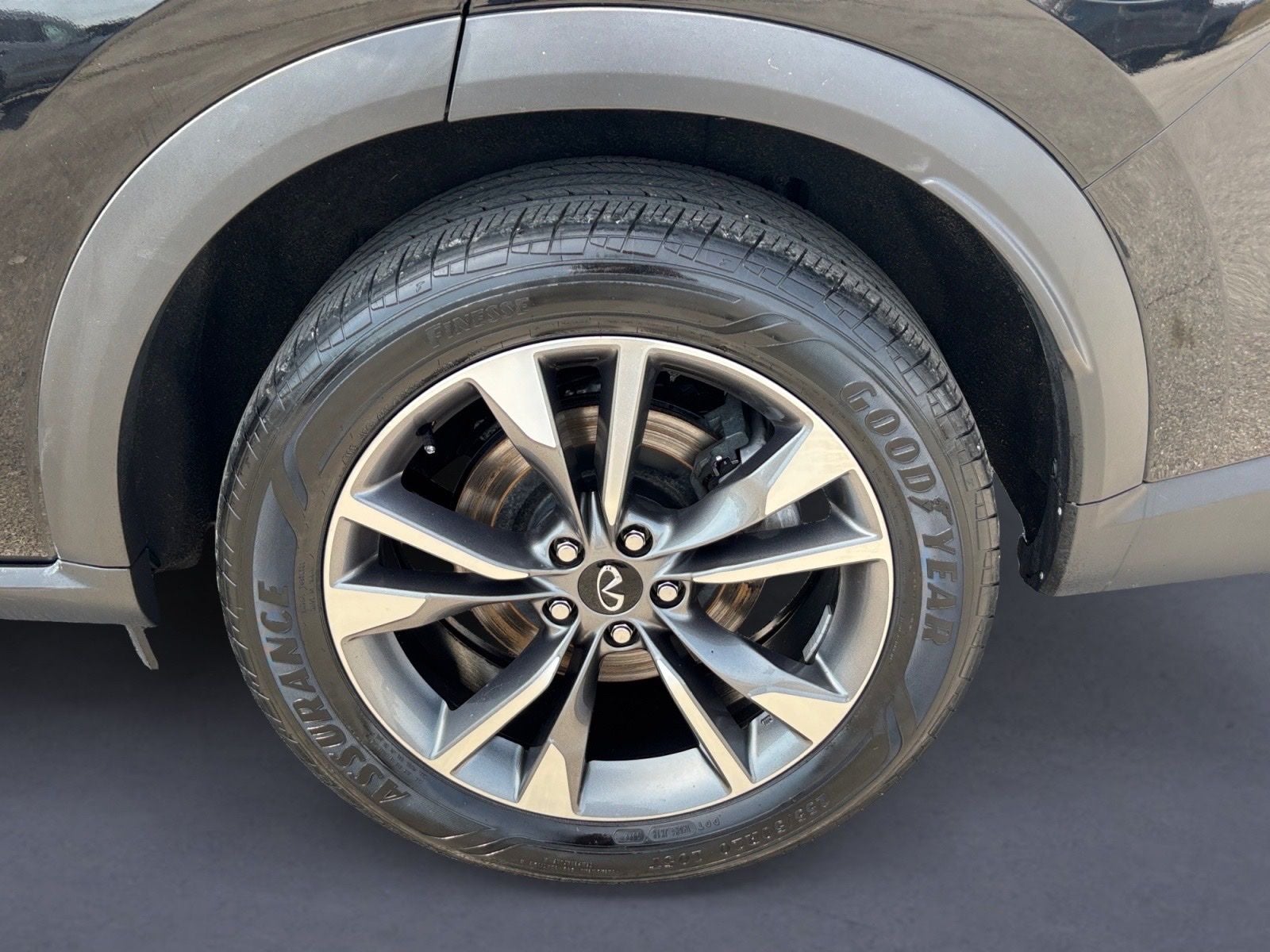 2023 INFINITI QX60 LUXE