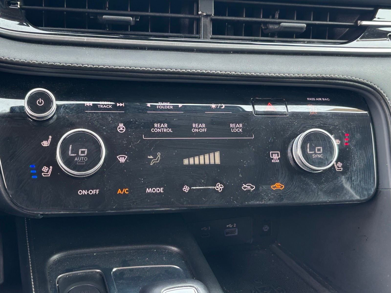 2023 INFINITI QX60 LUXE