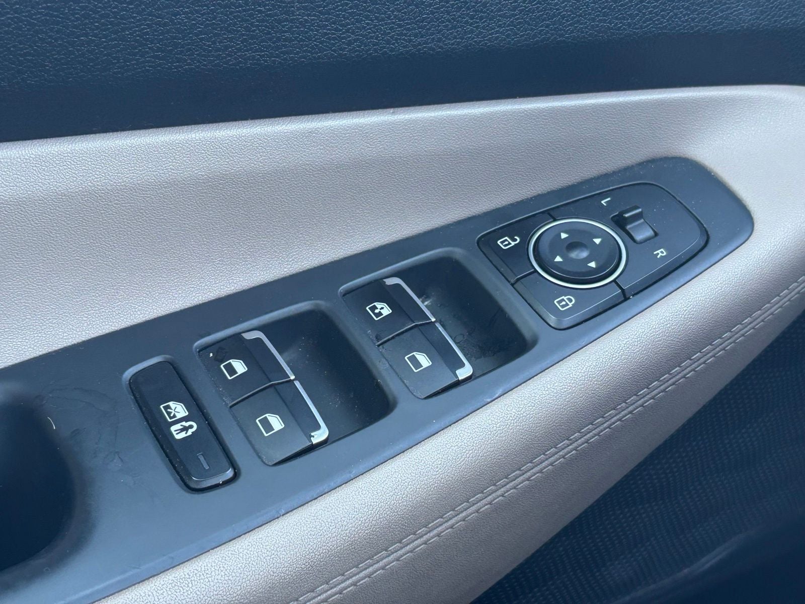 2022 Hyundai Santa Fe SE