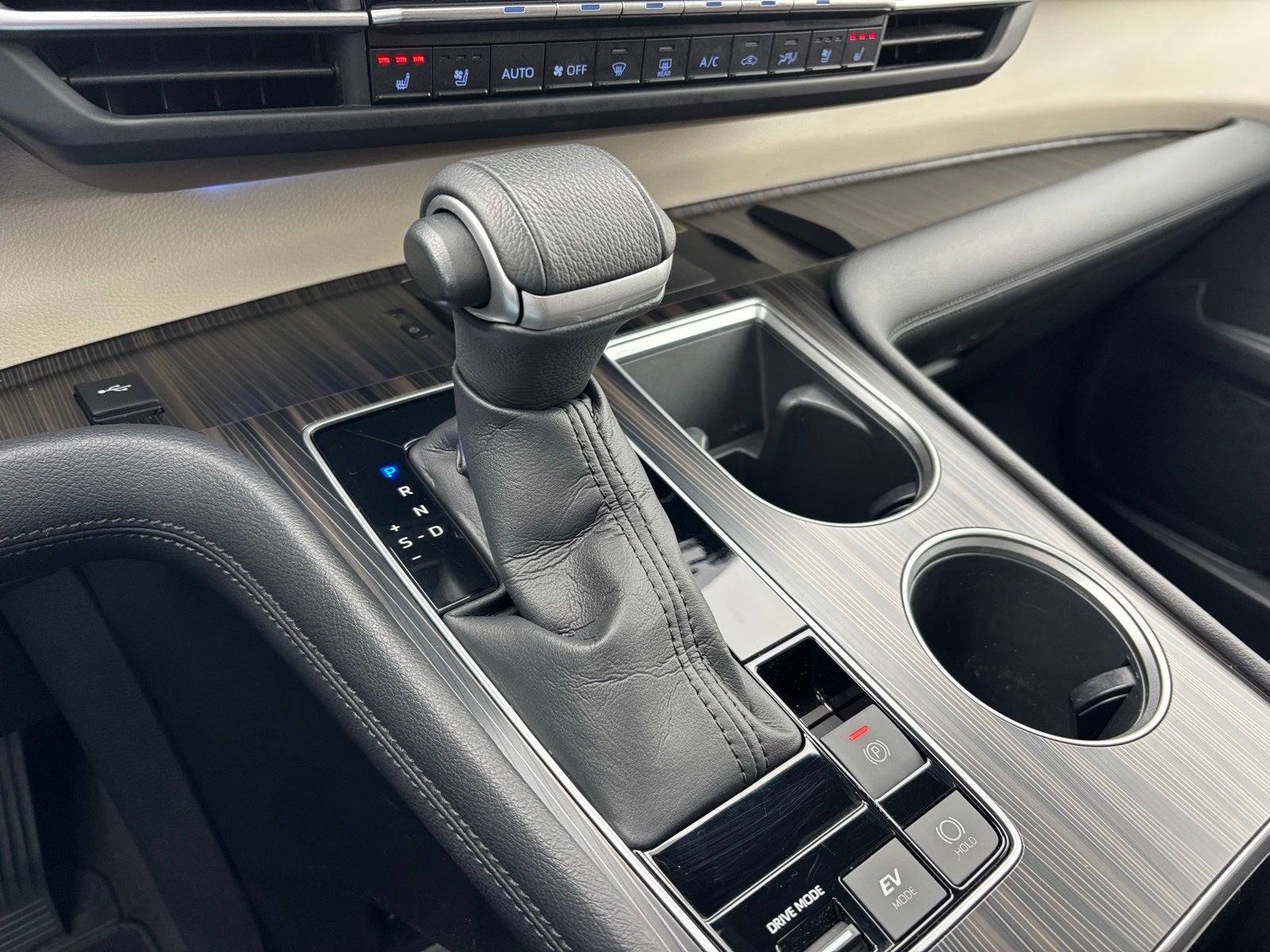 2021 Toyota Sienna Platinum 7 Passenger