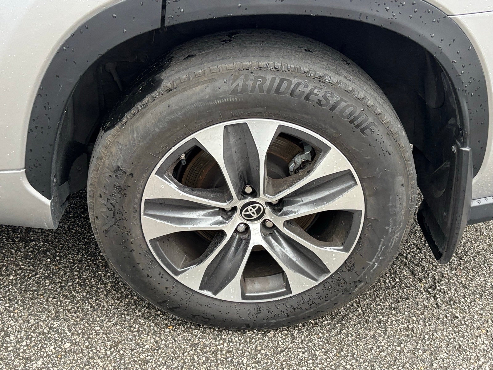 2025 Toyota Highlander Hybrid XLE