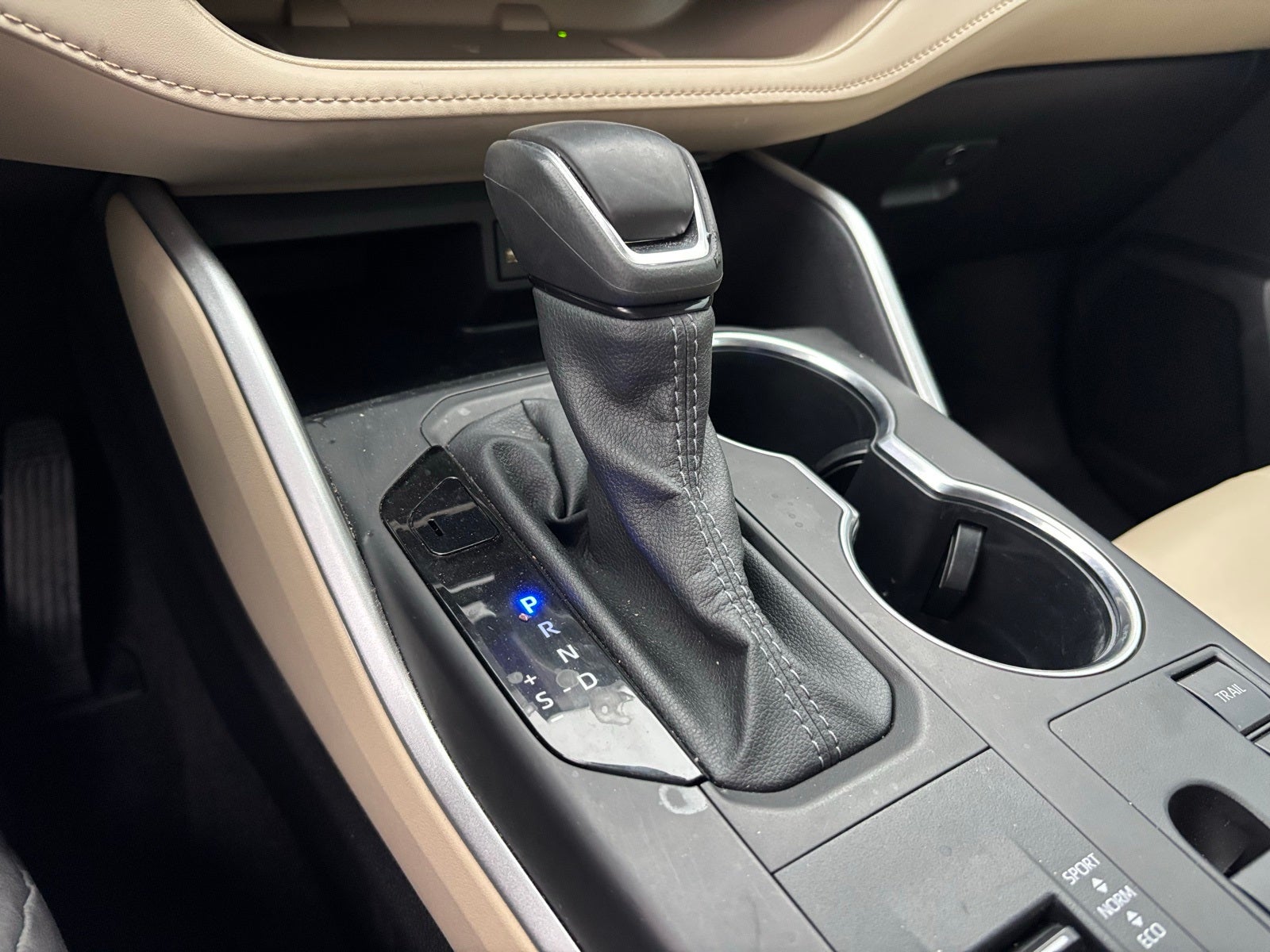 2025 Toyota Highlander Hybrid XLE