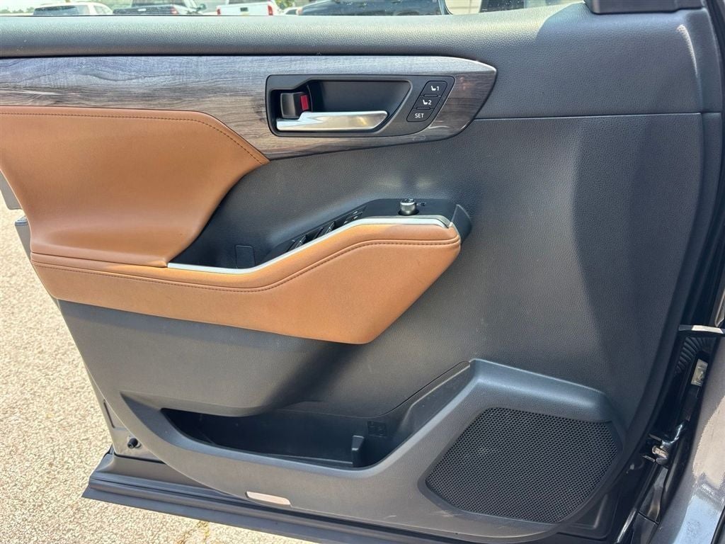 2024 Toyota Highlander Platinum