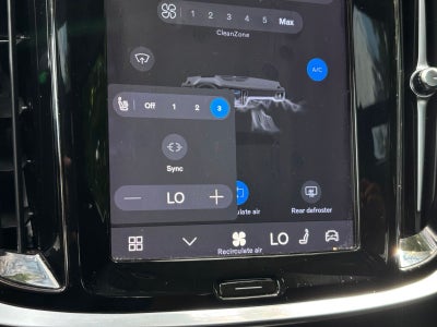 2023 Volvo S60 Recharge Plug-In Hybrid T8 Plus Dark Theme