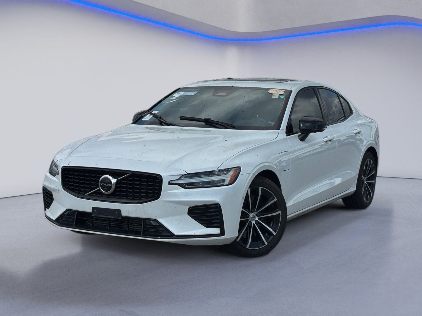 2023 Volvo S60 Recharge Plug-In Hybrid T8 Plus Dark Theme