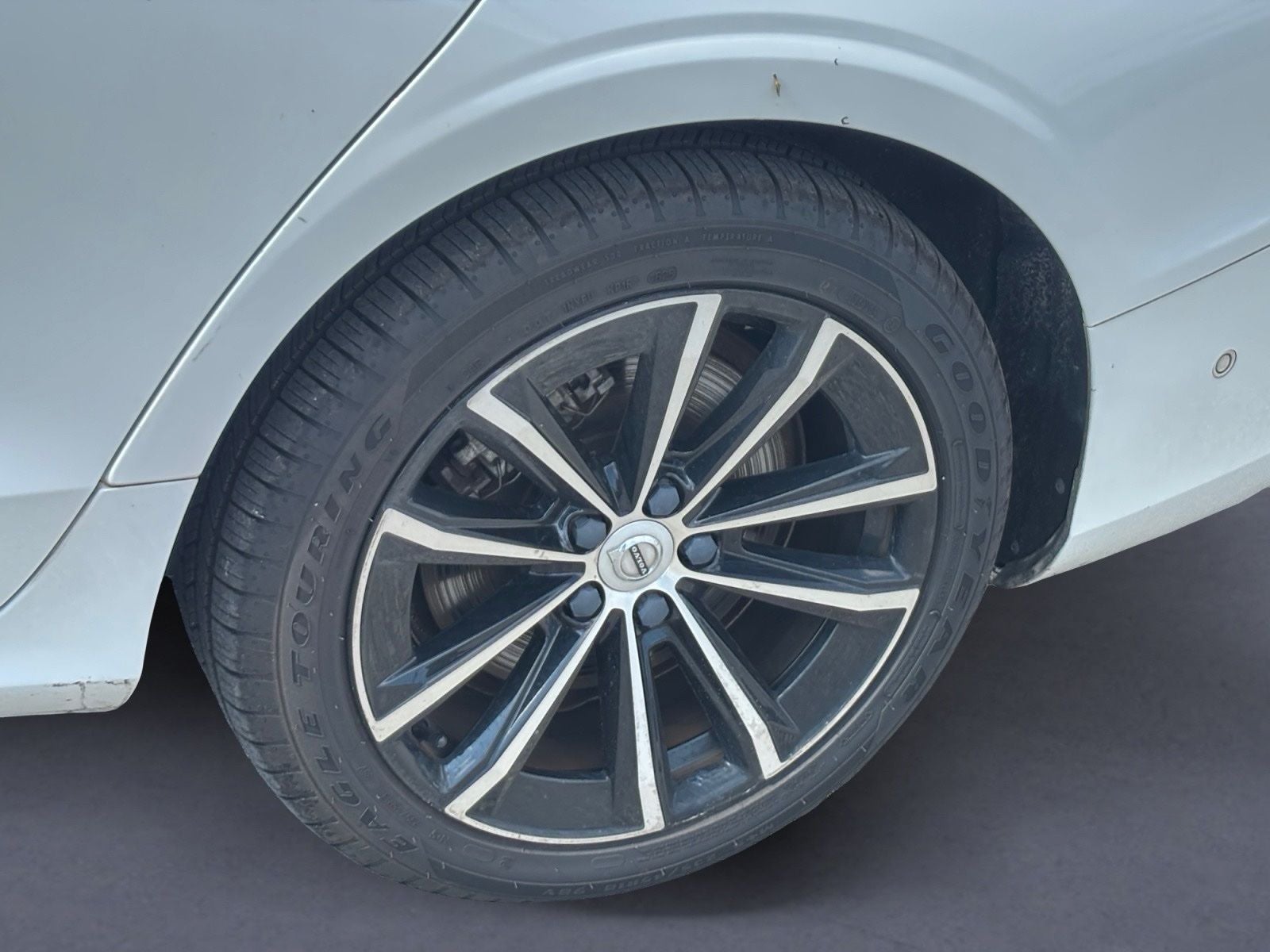 2023 Volvo S60 Recharge Plug-In Hybrid T8 Plus Dark Theme
