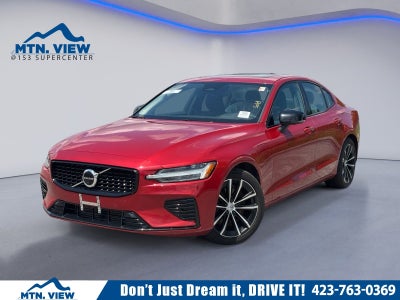 2023 Volvo S60 Recharge Plug-In Hybrid T8 Plus Dark Theme