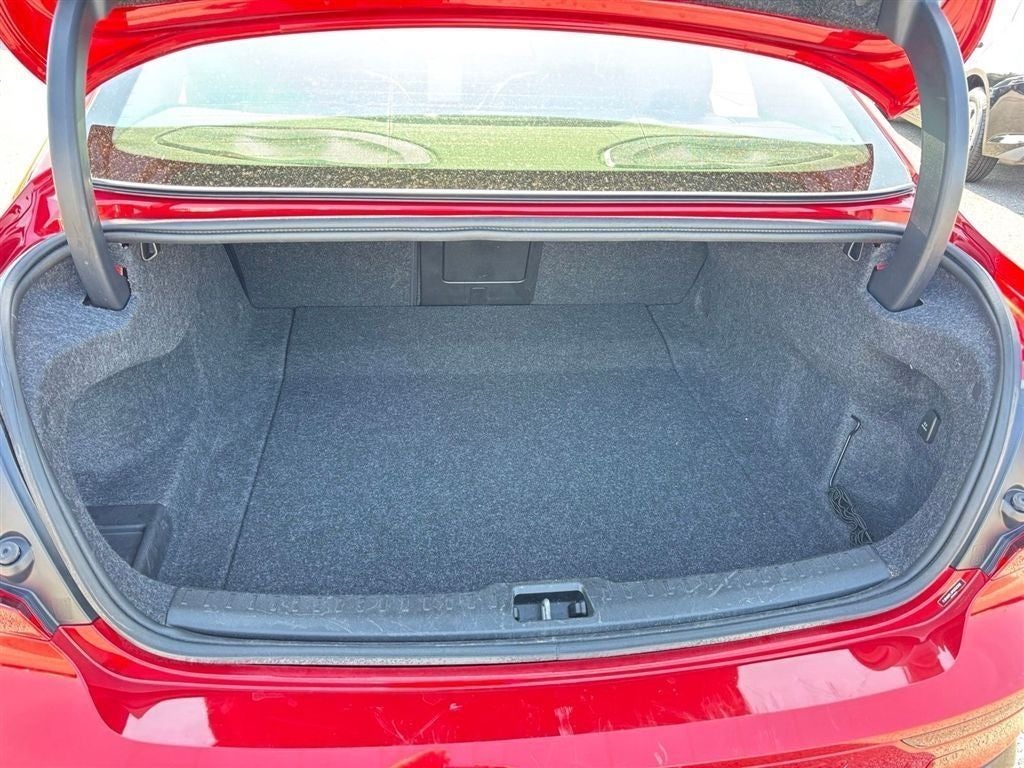 2023 Volvo S60 Recharge Plug-In Hybrid T8 Plus Dark Theme