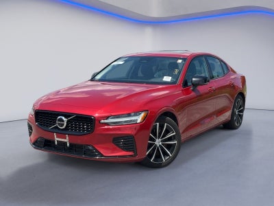 2023 Volvo S60 Recharge Plug-In Hybrid T8 Plus Dark Theme