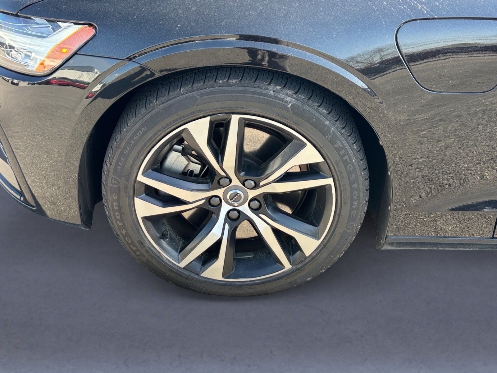 2022 Volvo S60 Recharge Plug-In Hybrid T8 R-Design Expression