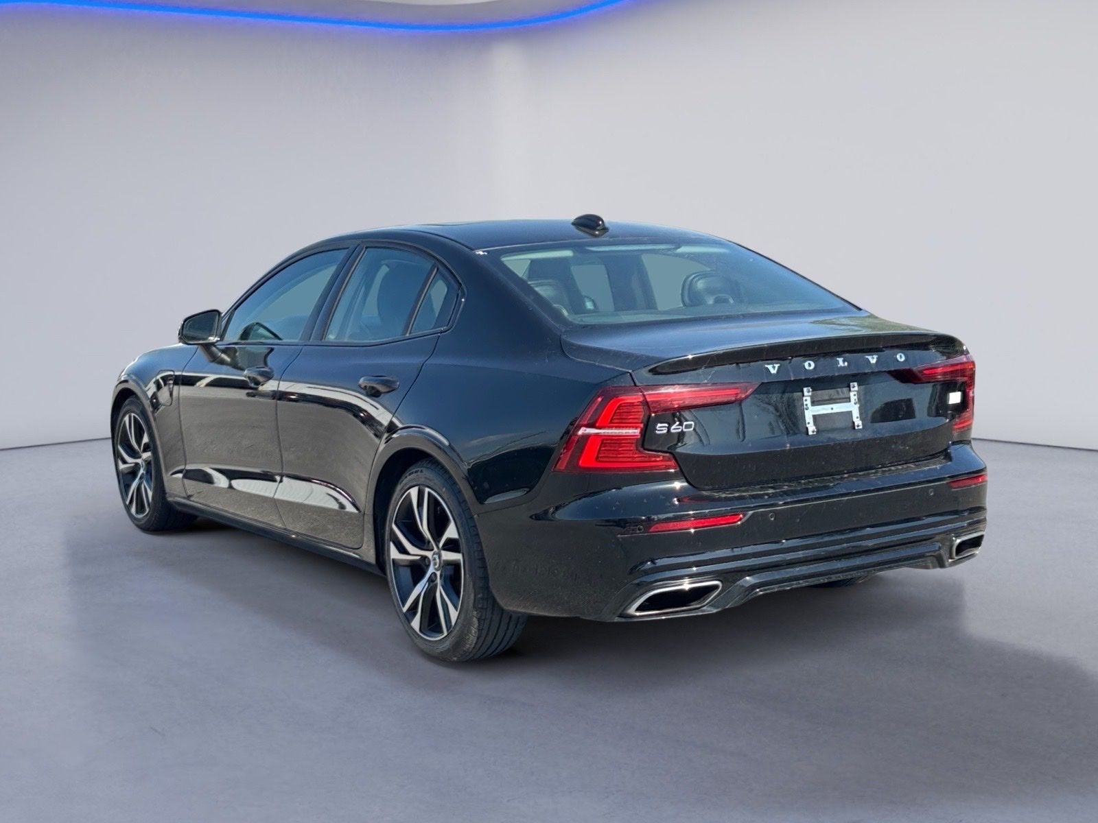 2022 Volvo S60 Recharge Plug-In Hybrid T8 R-Design Expression