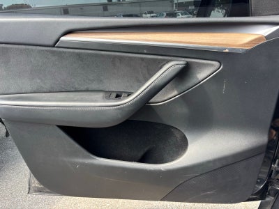 2024 Tesla Model Y Performance