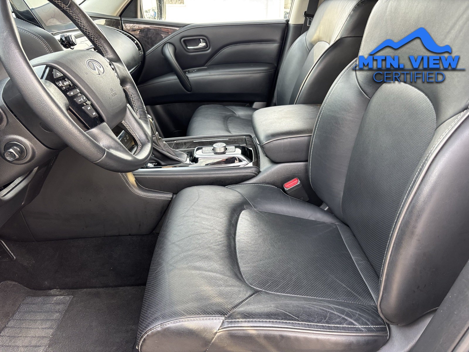 2024 INFINITI QX80 LUXE