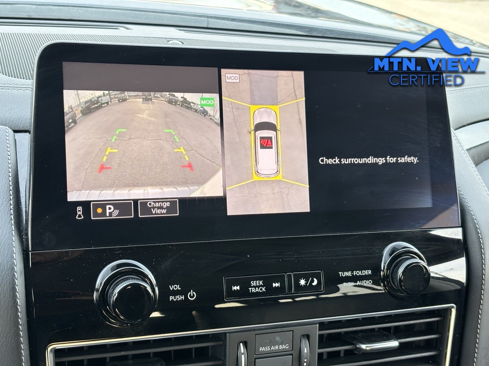 2024 INFINITI QX80 LUXE